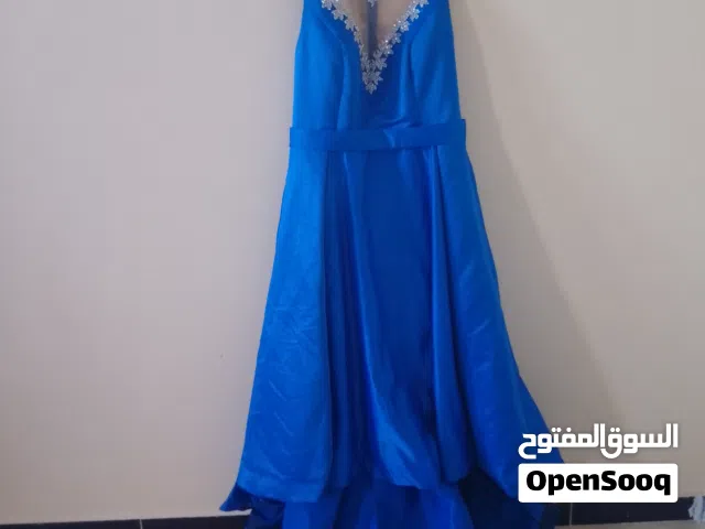 فستان سهرة....مقاس 48...ملبوس مرة واحدة....السعر 500 دينار
