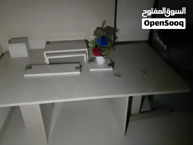 طاولة رخام بحالة ممتازة جدا جدا