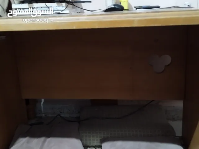 مكتب طاولة خشب