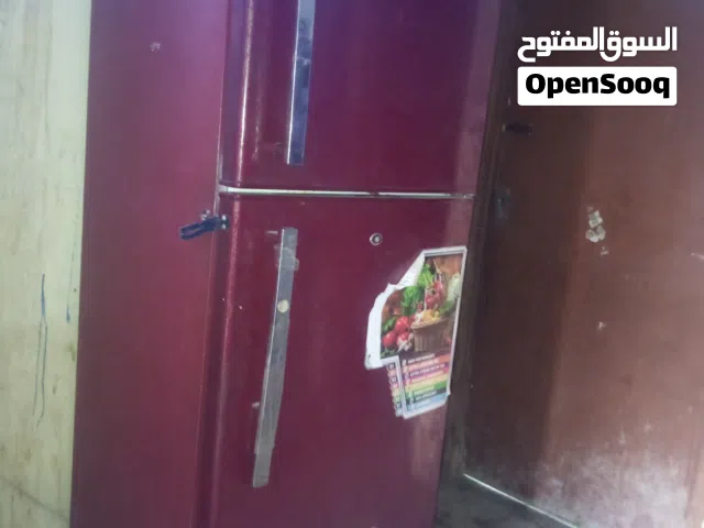 ثلاجة نظيفة شغالة ما داخله تصليح ابد