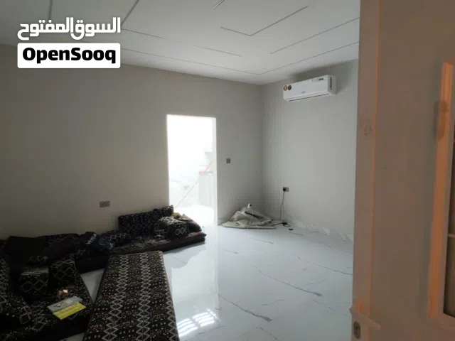 استوديو اول ساكن