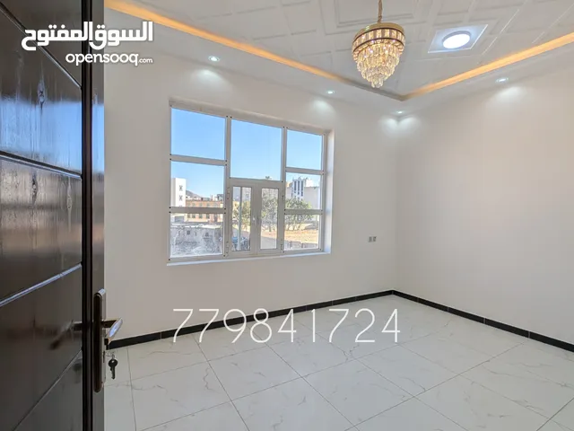 200 m2 3 Bedrooms Apartments for Rent in Sana'a Bayt Baws