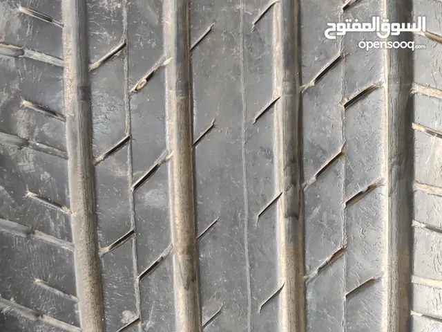 طقم بريجستون 225/60/18 بحاله جيده جداللبيع