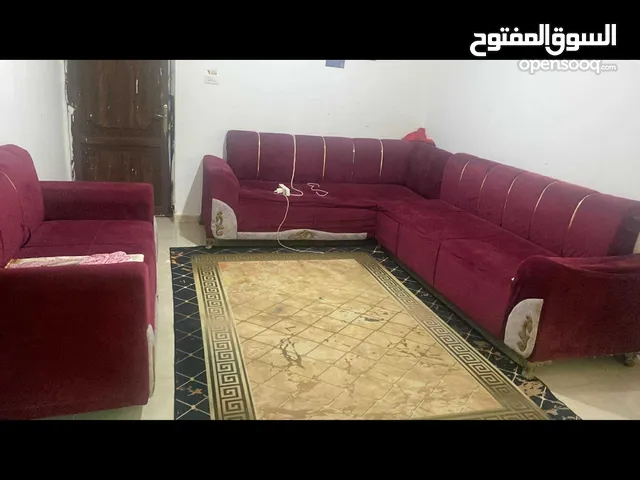كنب للبيع.......