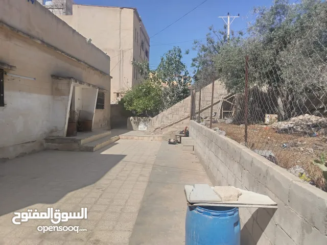 154 m2 More than 6 bedrooms Townhouse for Sale in Zarqa Russayfah