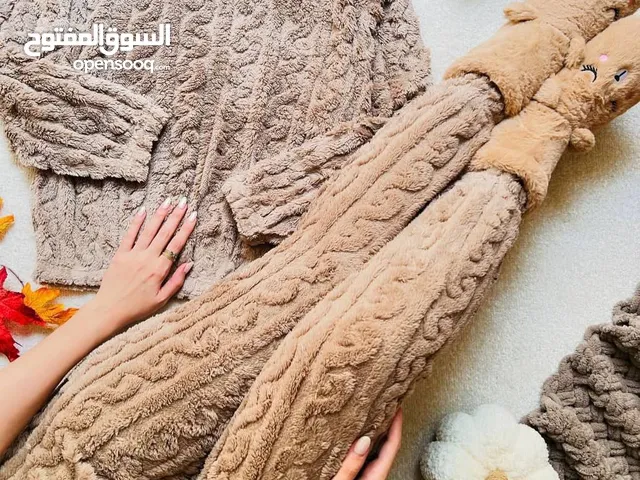تخفيضات تراك فرو نسائي ناعم متوفر توصيل لكل العراق بغداد 4 الاف محافظات 5 الاف