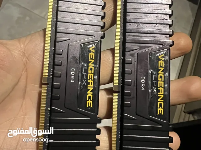 ذاكرة وصول عشوائي Corsair DDR4 سعة 32 جيجابايت X2 سعة 16 جيجابايت باللون الأسود