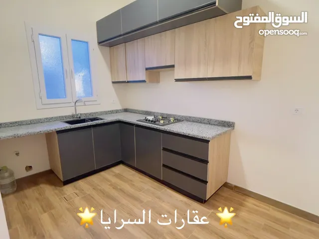 شـقـة ارضية جديدة تشطيب حديث  بالقرب من جامعة ناصر للايجار