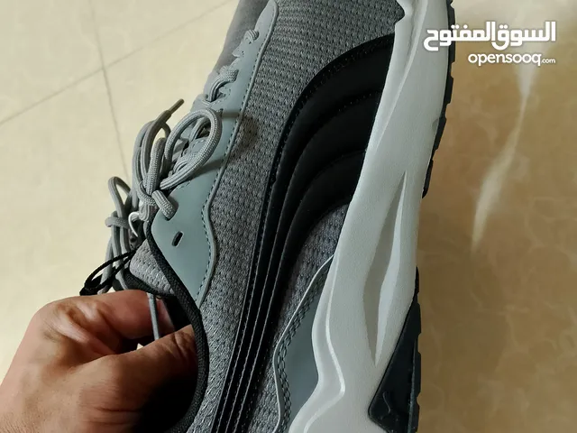 42.5 Sport Shoes in Irbid