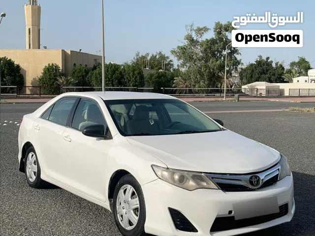 2014 تويوتا كامري GL