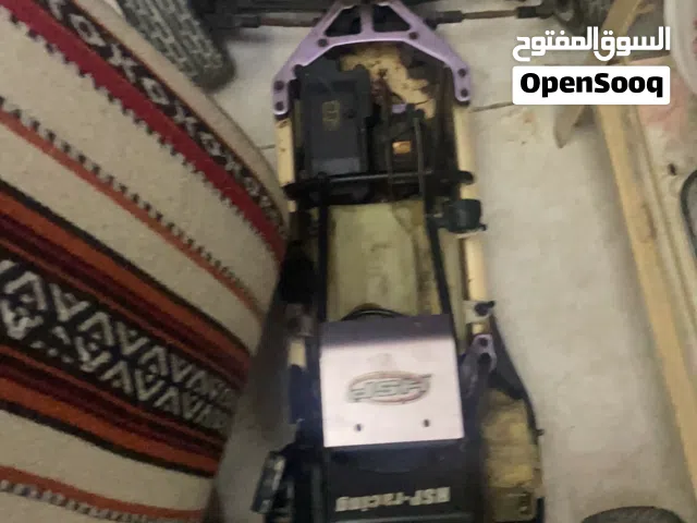 سيارة فنانة وحلوة ومع جهاز وبترول