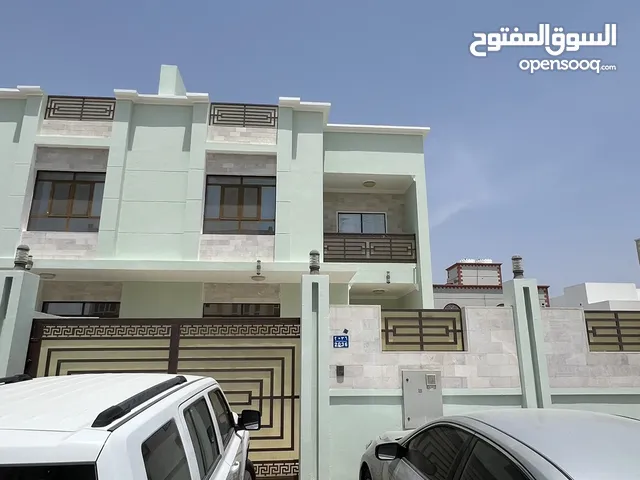 فيلا للبيع مرتفعات العامرات يباع مع الاثاث بنظام طابقين ونص