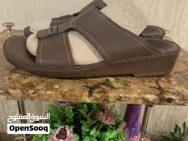 تميمة اصلية اختامها موجودة نظافه الجديدة مقاس 44 ونص