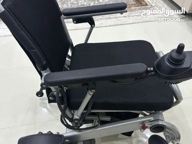 كرسي متحرك لذوي الاحتياجات الخاصة جديد
