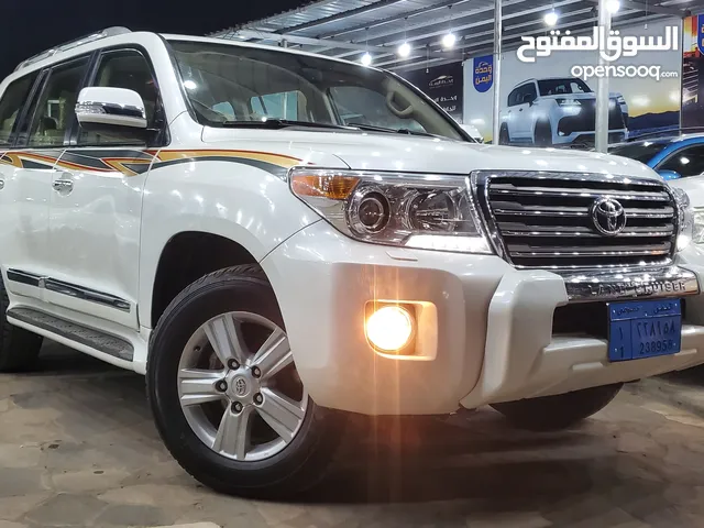 لاندكروزر 2015 فل كامل ماشيه66الف كيلو جديد