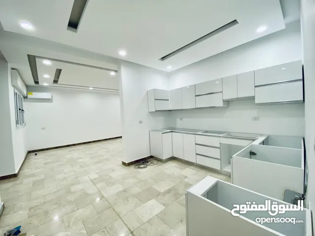 210 m2 3 Bedrooms Apartments for Rent in Tripoli Al-Serraj