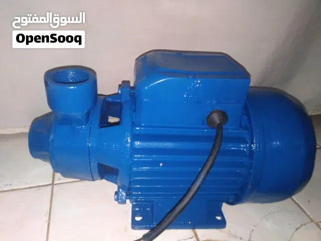 دينمو ماء ايطالي متوسط الحجم