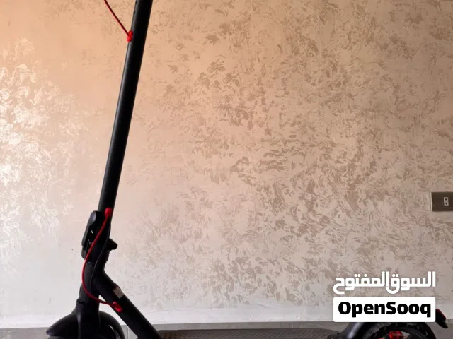 سكوتر كهربائي مستعمل بحالة الجديد سرعة 35km يأتي مع كامل معداته (السعر قابل للمفاوضة فقط قليل )