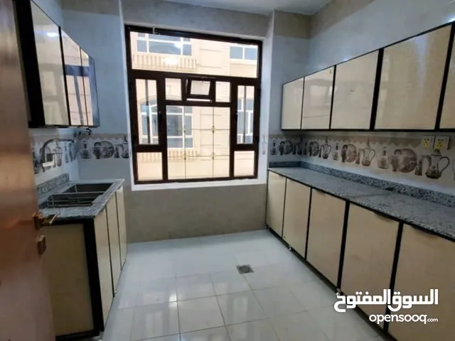 700 m2 4 Bedrooms Apartments for Rent in Sana'a Bayt Baws