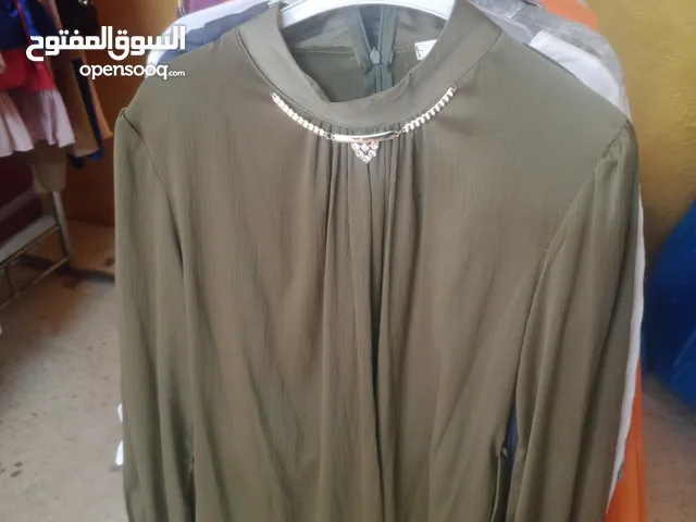 شروات محل كامل البيع العدد 600قطعه سعر القطعه دينار البضاعه اجديد