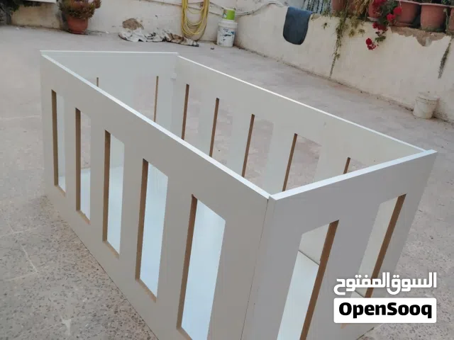 تخت بيبي أرضي جديد غير مستعمل نهائياً
