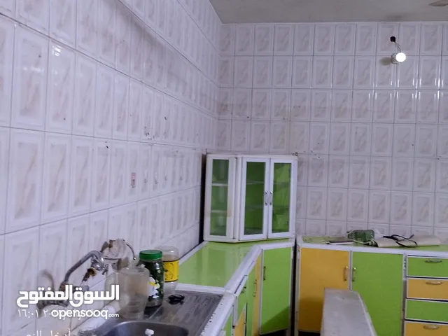 كاونترا الالمنيوم 3×5 كامل ويهه ملحق بس ماصوري بس يحتاج تصليحات كلشش خفيفه