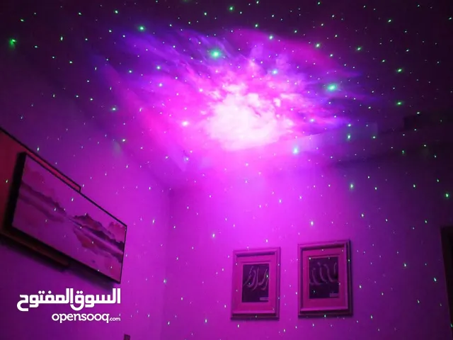 رائد الفضاء الفريد كزينة لرائد الفضاء لتزيين غرفتك بطابع رائد الفضاء وريموت تحكم .