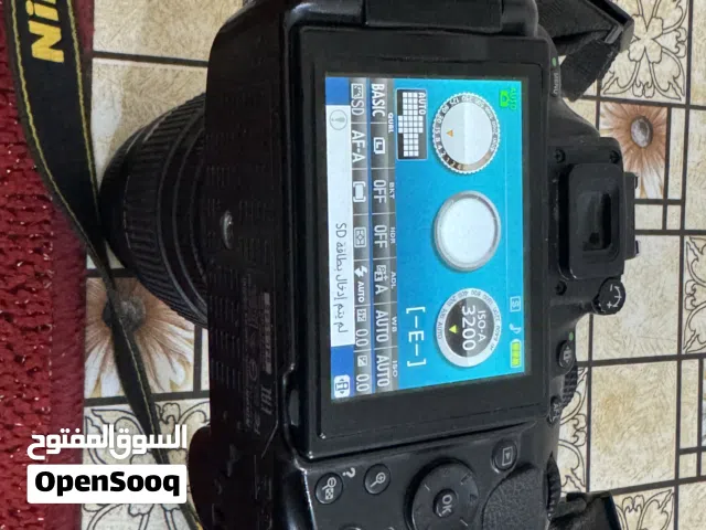 كامرات نيكون 5100 و5200 للبيع مع شاحنه و3 بطاريات مع عدسات 70300 و 140
