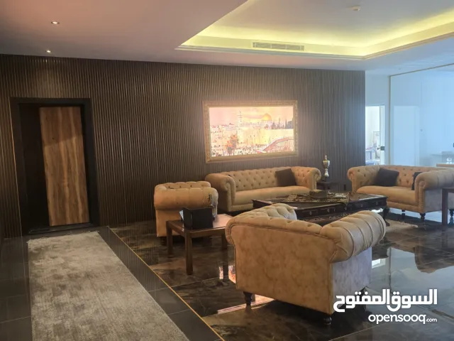 مكاتب للإيجار في جبل عمّان مساحات مختلفة يصلحة عيادات ، محاماه واستشارات قانونيه وعدة خيارات