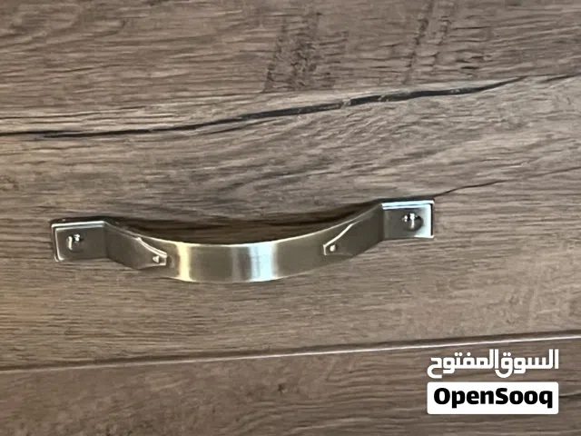 طاولة تلفزيون