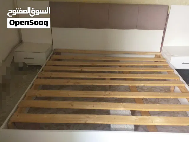 غرفة النوم مع 2مداخل