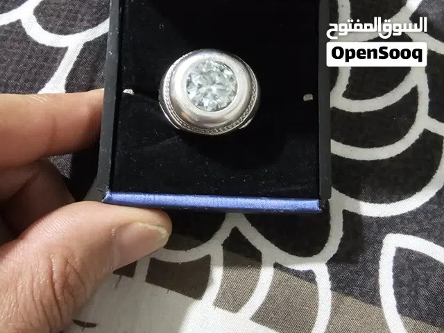 خاتم فضة ايراني متوج بحجر موزنيت مقاس 24 25 وزن الخاتم 26 جرام