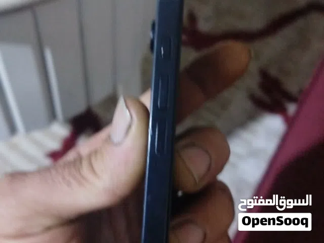 ايفون 16e مسكر ايكلاود للبيع قطع