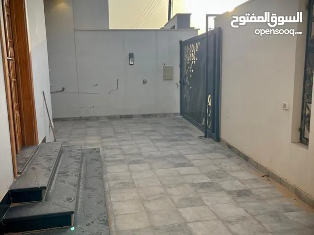 170 m2 3 Bedrooms Villa for Sale in Tripoli Tareeq Al-Mashtal