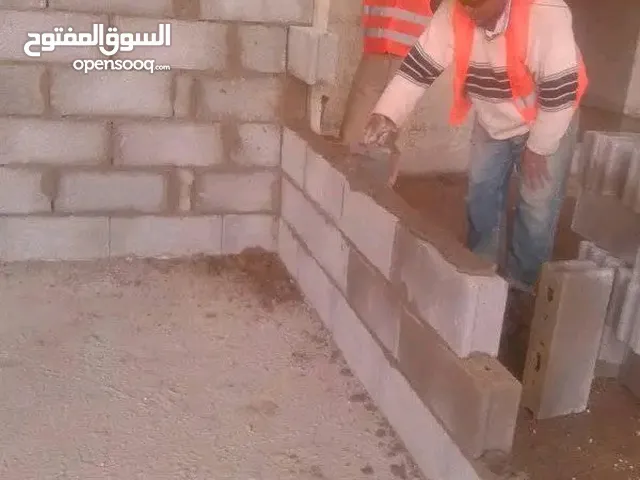 مقاول في البناء