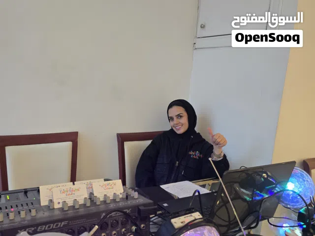 دي جي احترافي للمناسبات مع كامل الاجهزة والسماعات