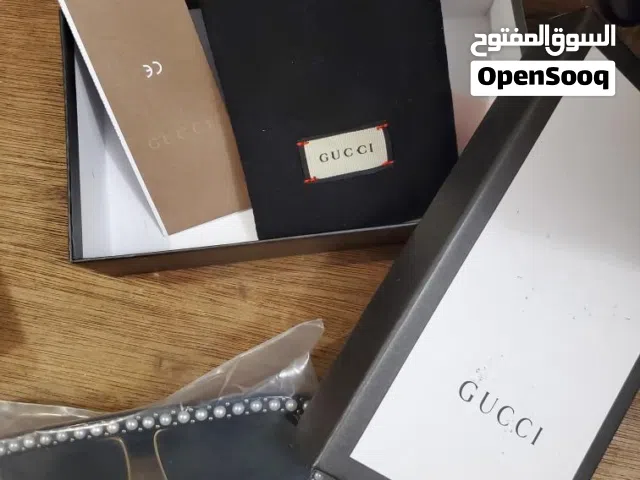 مجموعة 4 نظارات ماركات اصلية للبيع بالسعر الموضح قابل للتفاوض