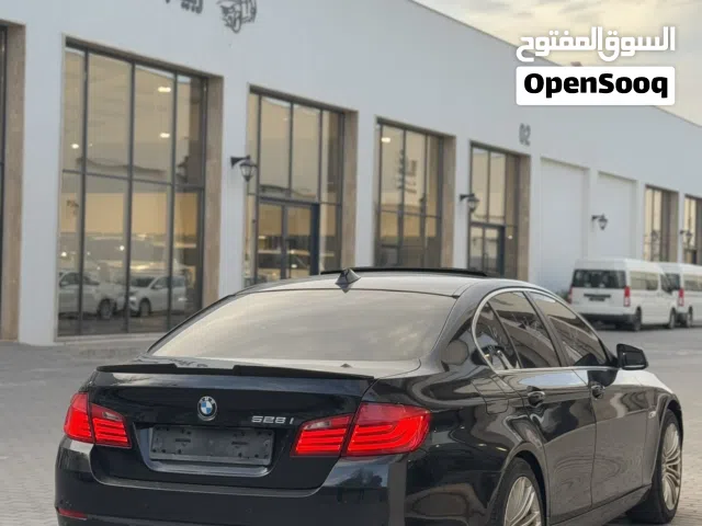 BMW F10 528 v6 للبيع وصول حديت جمرك رسالة مفتوحه عيب لا عليها ديسكو ام اصلي حقايق