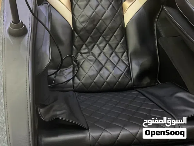 كرسي مساج فاخر شركة zero gravity موديل 2023 حجم كبير مزود ب16 نقطة تدليك و 8اكياس هوائية مع انحناء