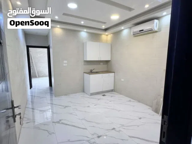 مكتب تجاري مميز في الدوار السابع 33 متر للبيع