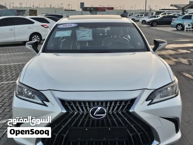 لكزس موديل 2019 ES300h خليجي