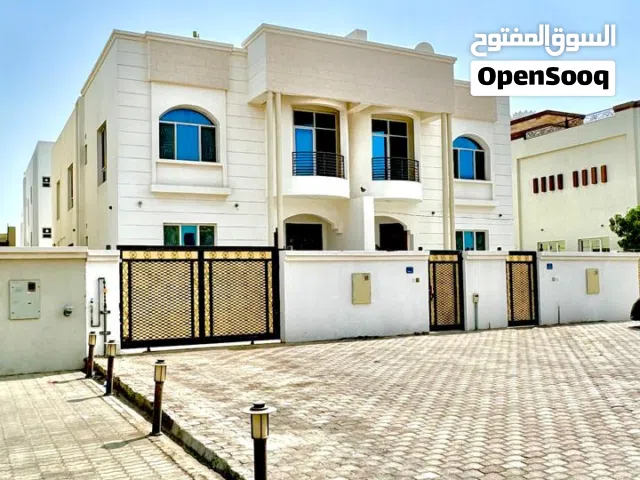 فيلا راقيه للبيع في الموالح بسعر مميز