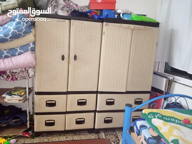 خزانتين للبيع الواحدة