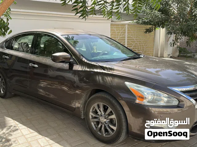 Used 2015 Nissan Altima Sedan with Original Paint, GCC Specs, Gasoline, Automatic Transmission.