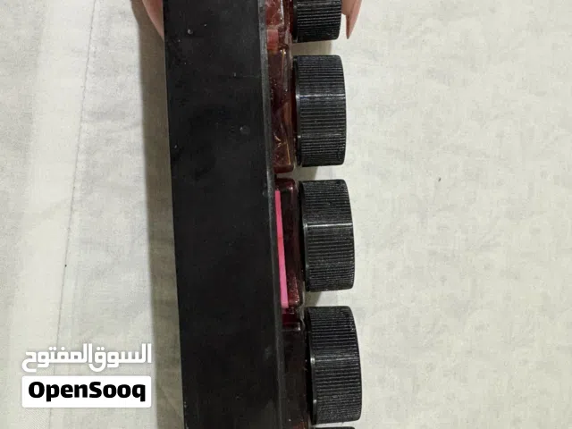 الوان و اغراض رسم بعضها جديد و بعضها مستعمل محمله من المانيا