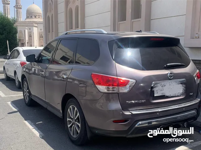 Used Nissan Pathfinder in Sharjah