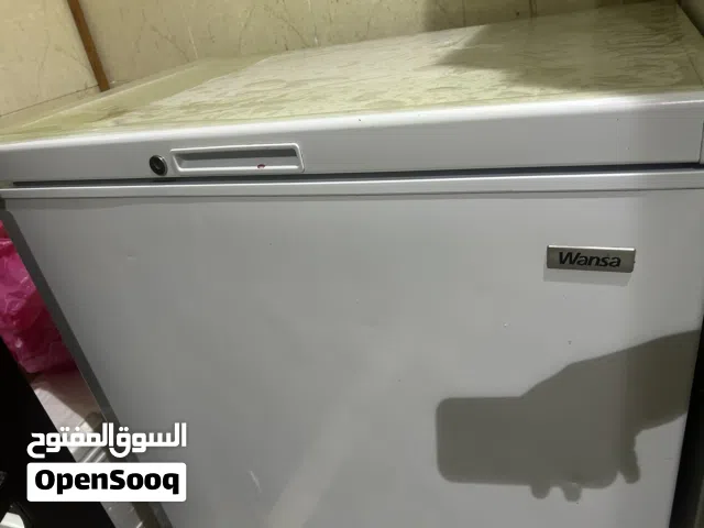 فريزر مستعمل  مو بالاحتياج  نظيفه وزينه ومافيها اي خرابات  مع القاعده والتنظيف للبيع