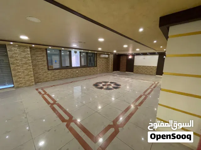 صالة مناسبات للايجار تصلح لعدة نشاطات تجارية في مجمع تجاري وموقع مميز - جاهات - عزاء