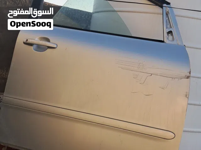 باب سياره ابصم نظافه 90% مع بك لايت زوج