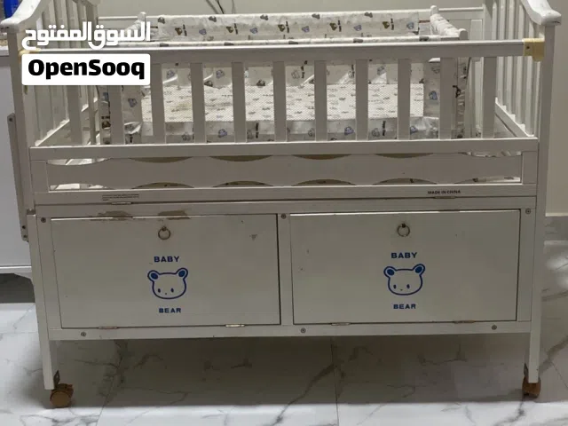 سرير اطفال للبيع